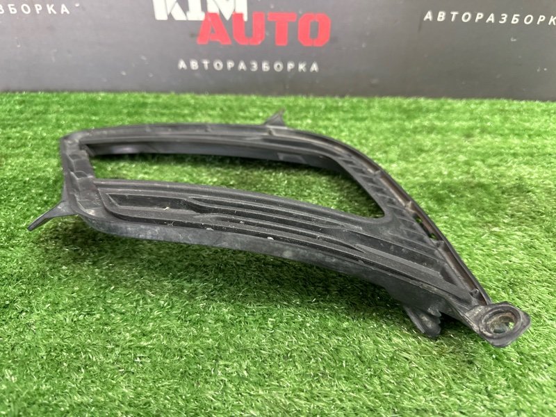 Решетка ПТФ Kia Ceed 1 HB 2010 ED