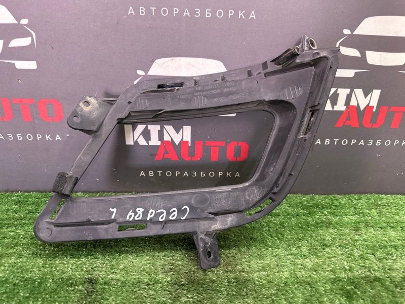Решетка ПТФ Kia Ceed 1 HB 2010 ED