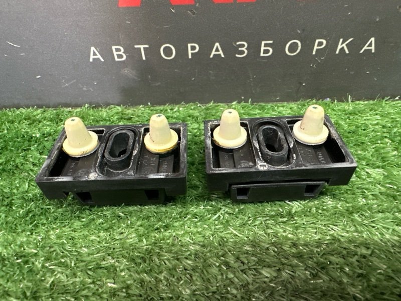 Отбойник крышки багажника Skoda Octavia 2018 A7