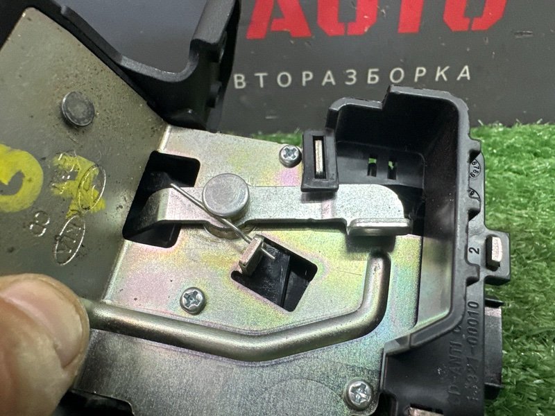 Замок крышки багажника Kia Ceed 3 2018 CD