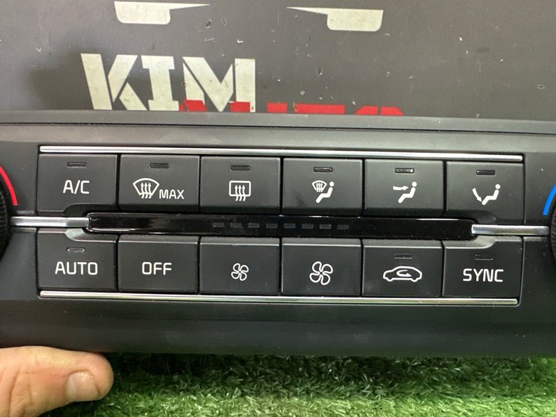 Блок управления климат-контролем Kia Ceed 3 2018 CD