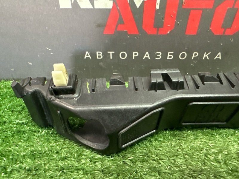 Кронштейн бампера Kia Ceed 3 2018 CD