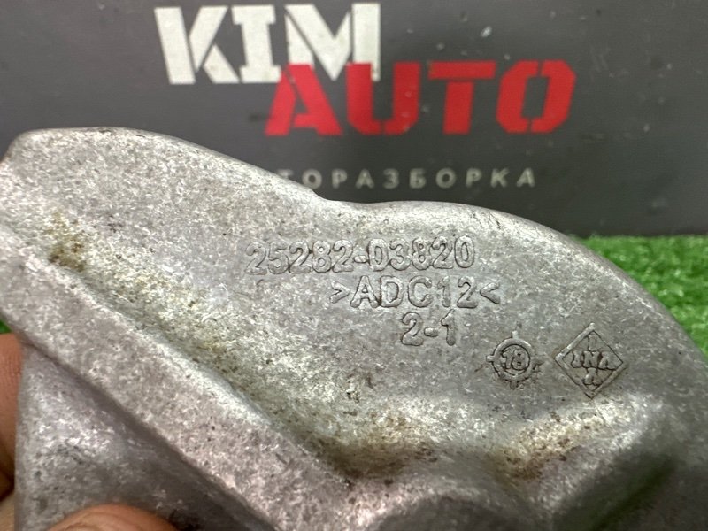 Кронштейн ролика натяжителя ремня Kia Ceed 3 2018 CD