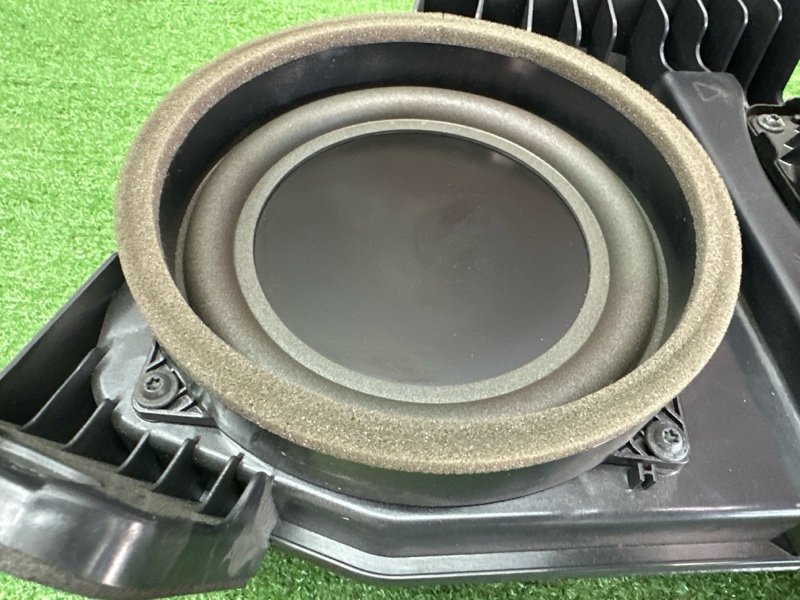 Сабвуфер Kia Ceed 3 2018 CD