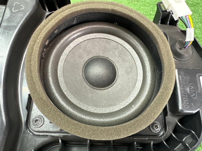 Сабвуфер Kia Ceed 3 2018 CD