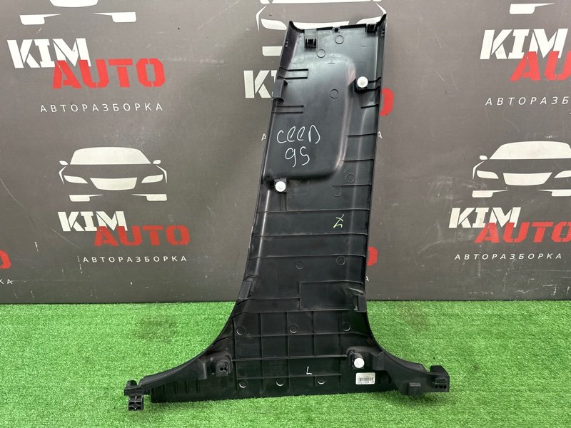Накладка центральной стойки нижняя Kia Ceed 3 2018 CD