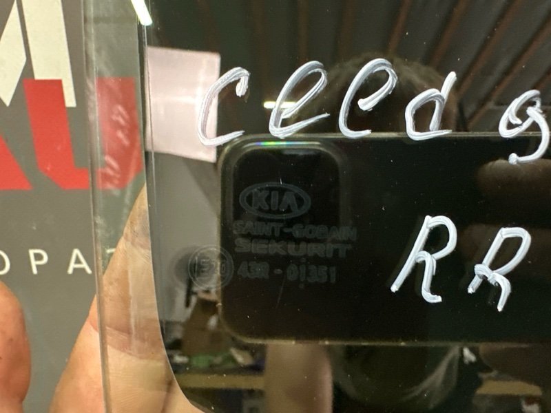 Стекло двери Kia Ceed 3 2018 CD
