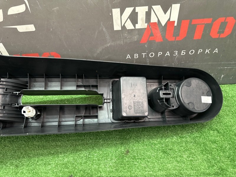 Консоль центральная Skoda Rapid 2 2021 NK6