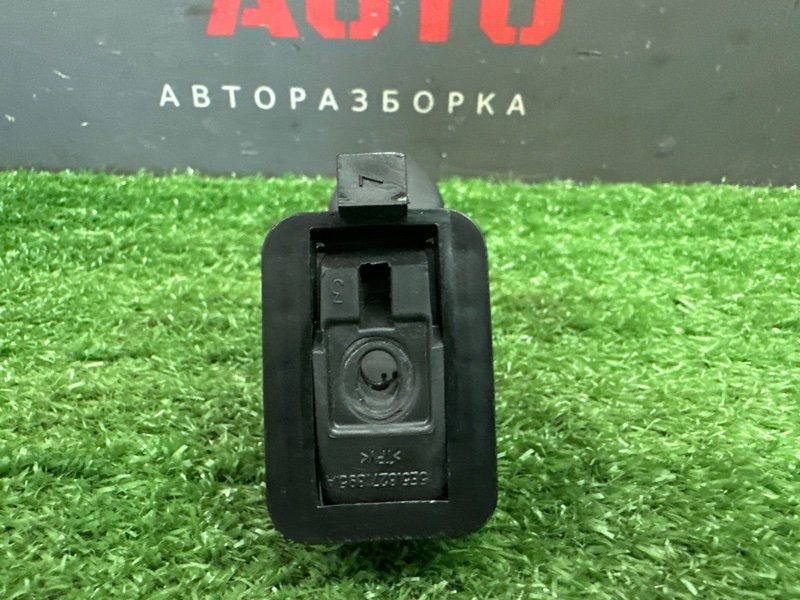 Ручка багажника Skoda Rapid 2 2021 NK6