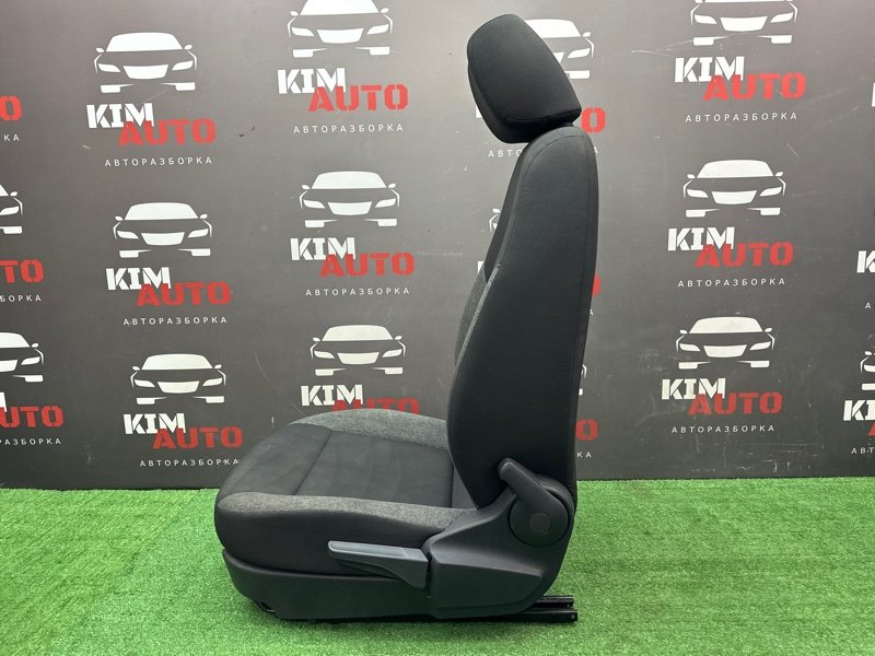 Сиденье переднее Skoda Rapid 2 2021 NK6