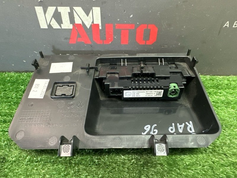 Блок USB Type-C Skoda Rapid 2 2021 NK6
