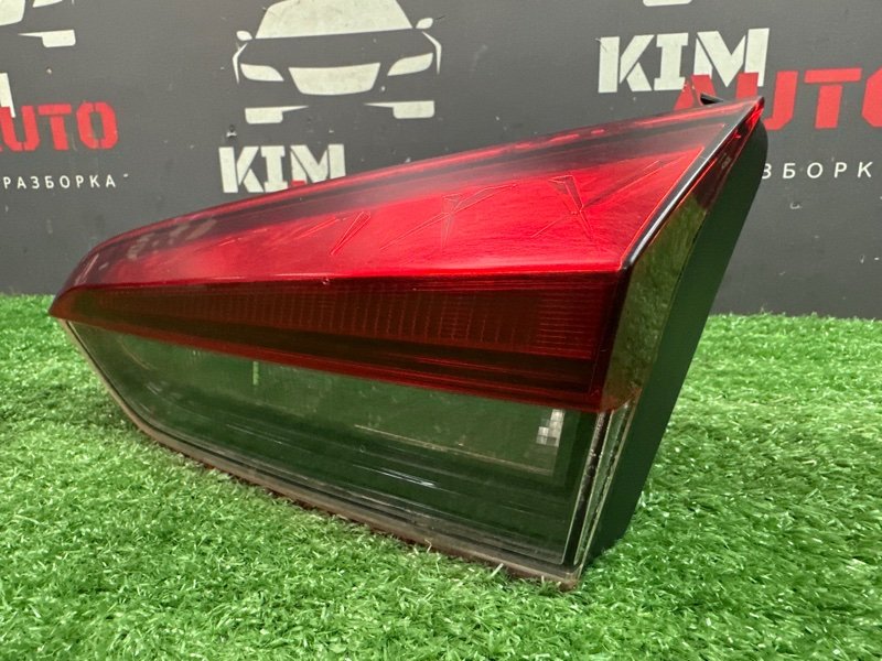 Фонарь в крышку багажника Skoda Rapid 2 2021 NK6