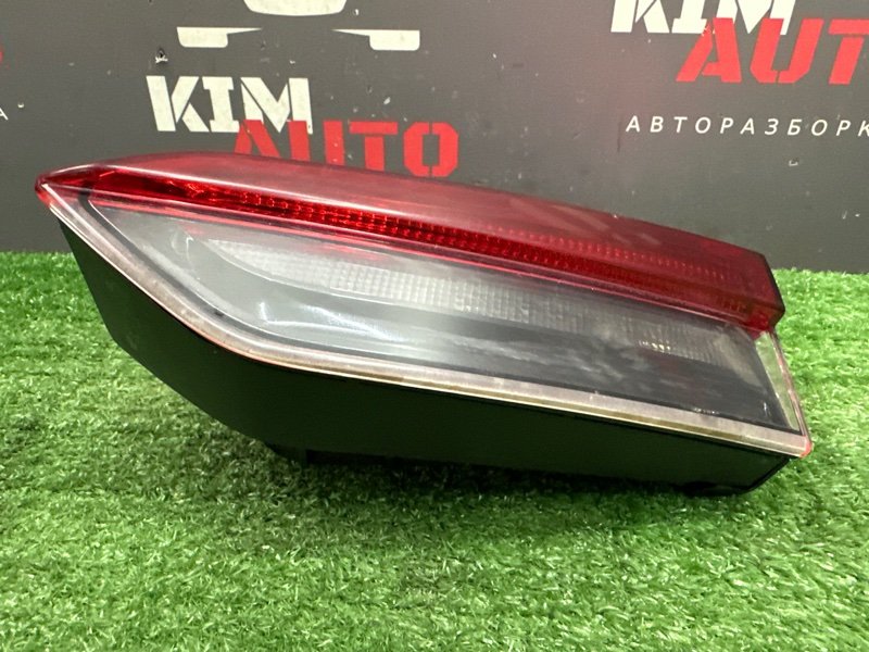 Фонарь в крышку багажника Skoda Rapid 2 2021 NK6