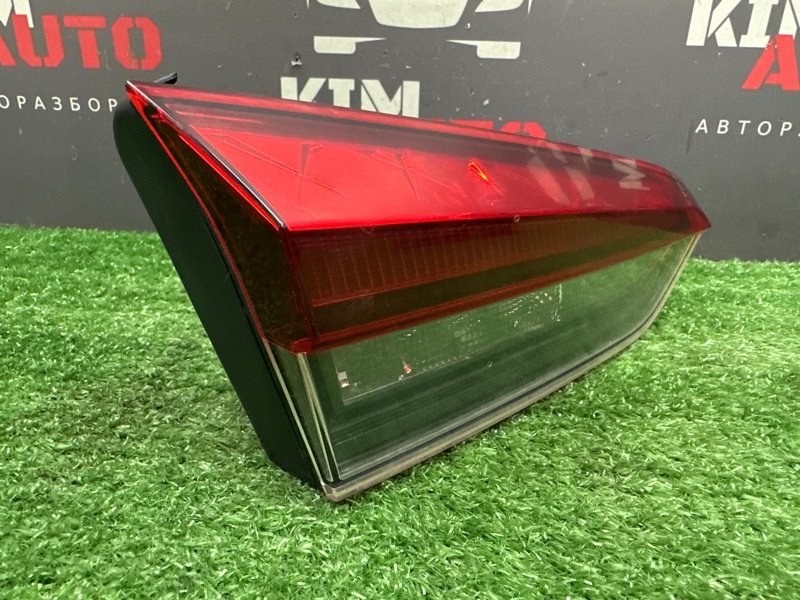 Фонарь в крышку багажника Skoda Rapid 2 2021 NK6