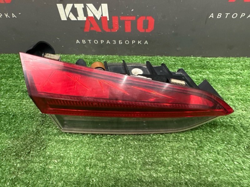 Фонарь в крышку багажника Skoda Rapid 2 2021 NK6