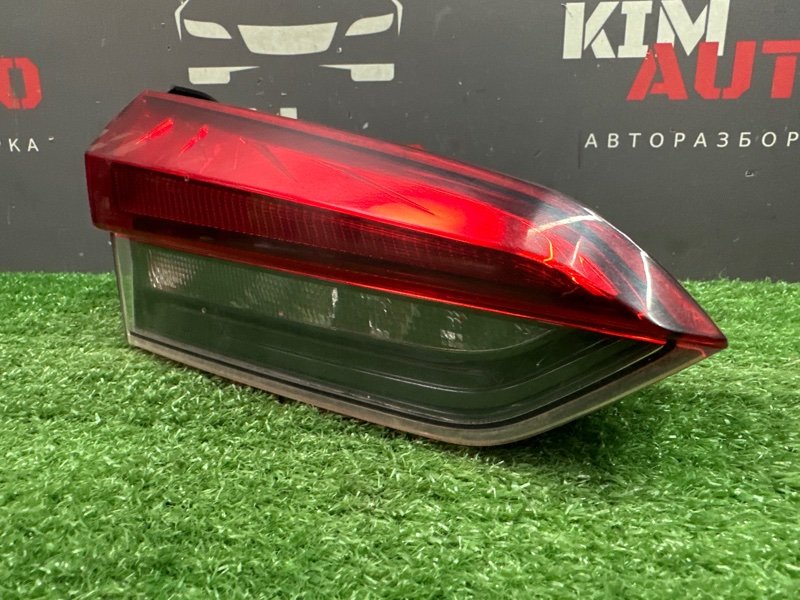 Фонарь в крышку багажника Skoda Rapid 2 2021 NK6