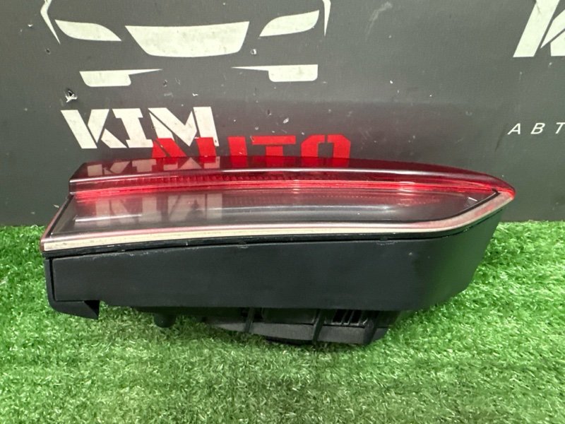 Фонарь в крышку багажника Skoda Rapid 2 2021 NK6