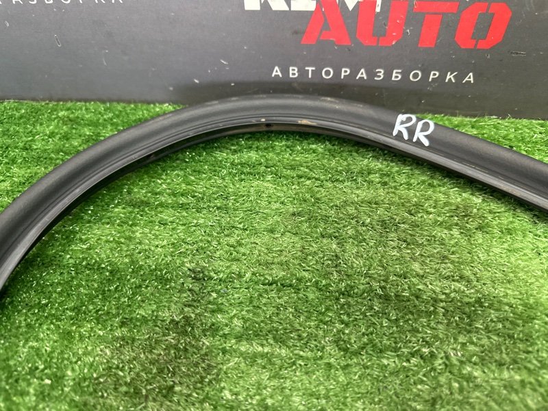 Уплотнитель двери нижний Skoda Rapid 2 2021 NK6
