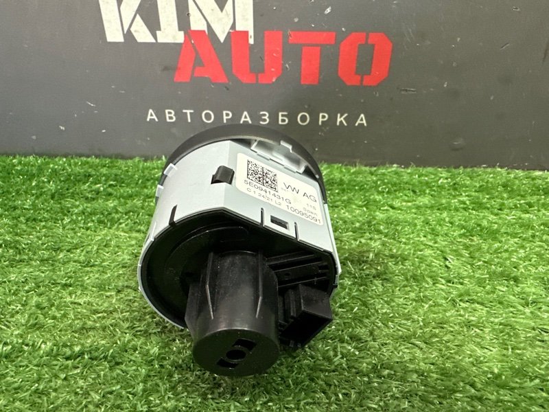 Блок управления светом Skoda Rapid 2 2021 NK6