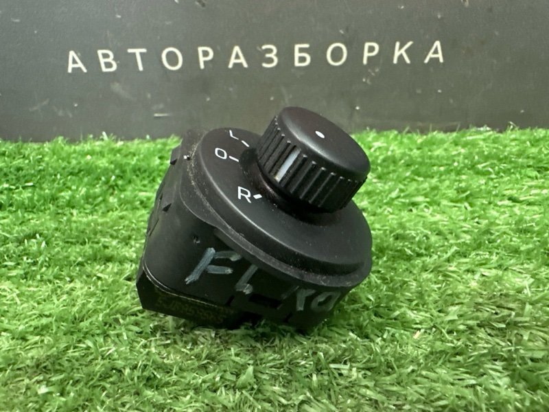 Блок управления зеркалами Skoda Rapid 2 2021 NK6