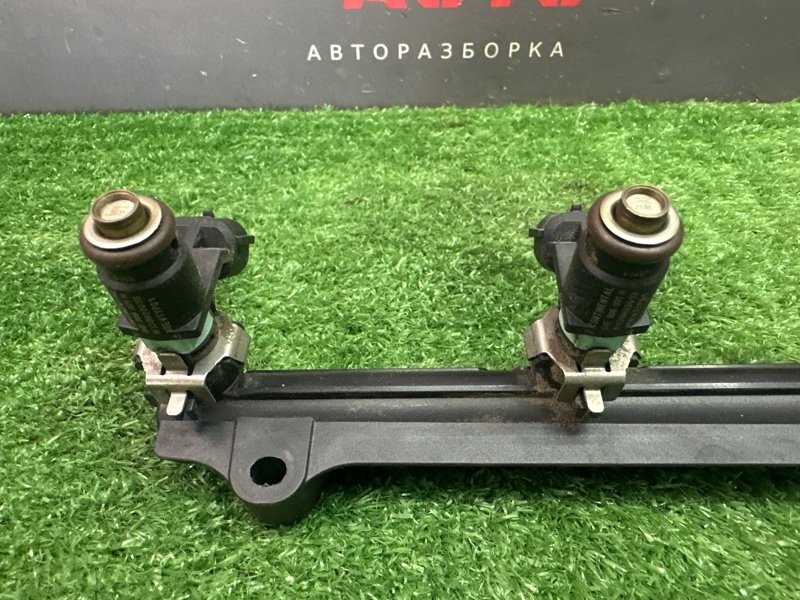 Рампа топливная с форсунками Skoda Rapid 2 2021 NK6