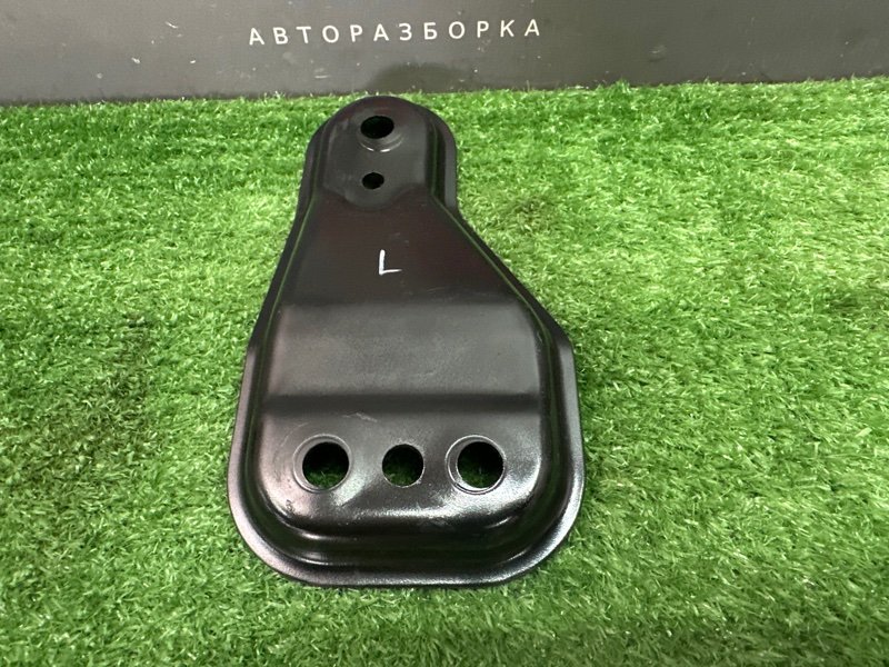 Кронштейн переднего подрамника Skoda Rapid 2 2021 NK6
