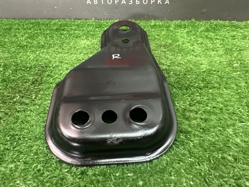 Кронштейн переднего подрамника Skoda Rapid 2 2021 NK6
