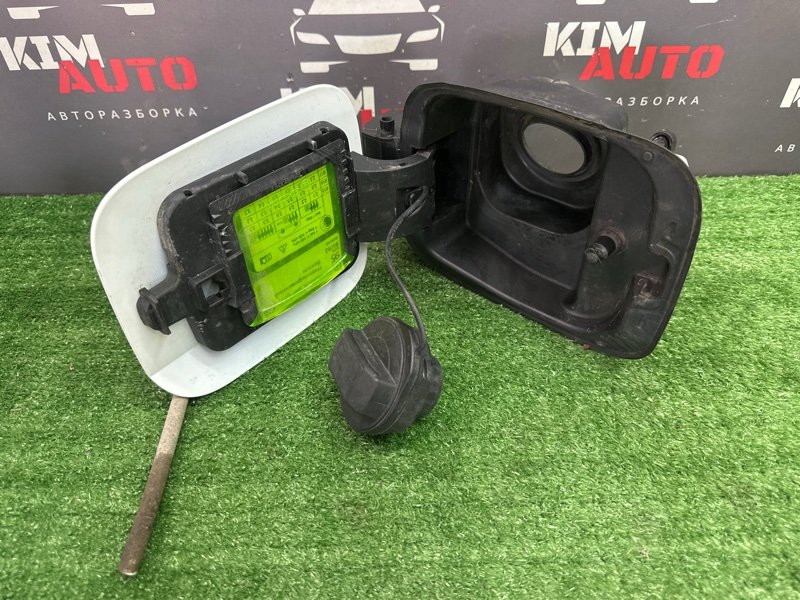 Лючок бензобака с крышкой Skoda Rapid 2 2021 NK6