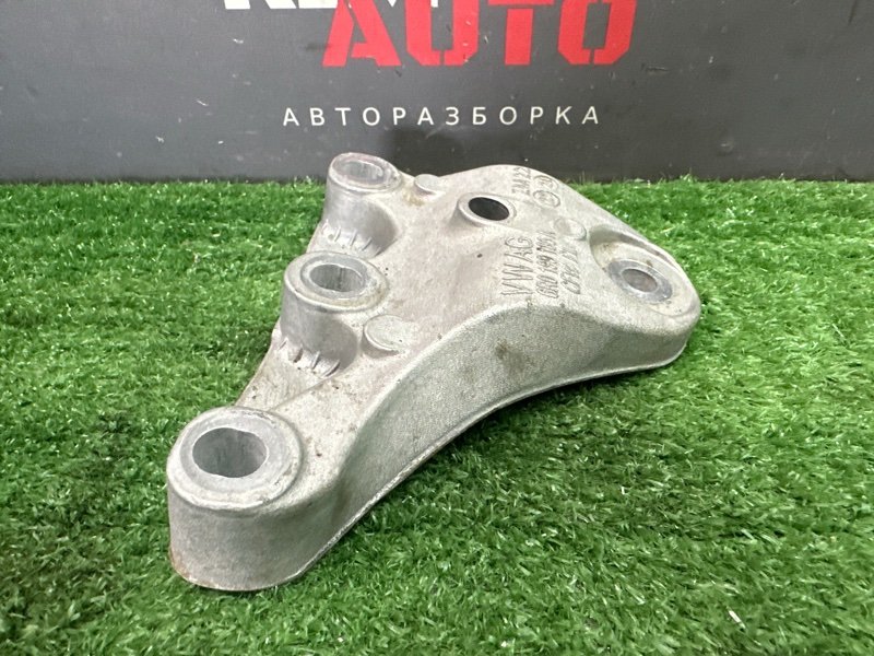 Кронштейн подушки двигателя Skoda Rapid 2 2021 NK6