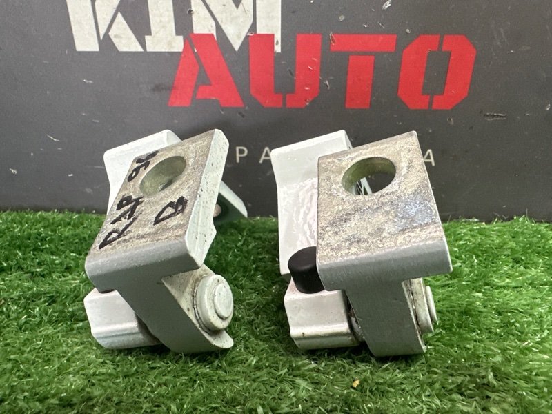 Петли двери Skoda Rapid 2 2021 NK6
