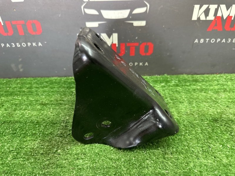 Кронштейн задней балки Skoda Rapid 2 2021 NK6