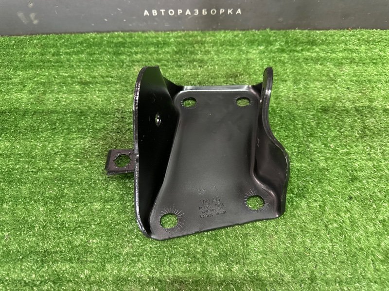 Кронштейн задней балки Skoda Rapid 2 2021 NK6
