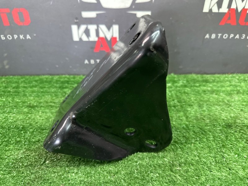 Кронштейн задней балки Skoda Rapid 2 2021 NK6
