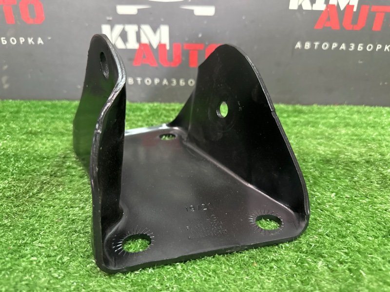 Кронштейн задней балки Skoda Rapid 2 2021 NK6