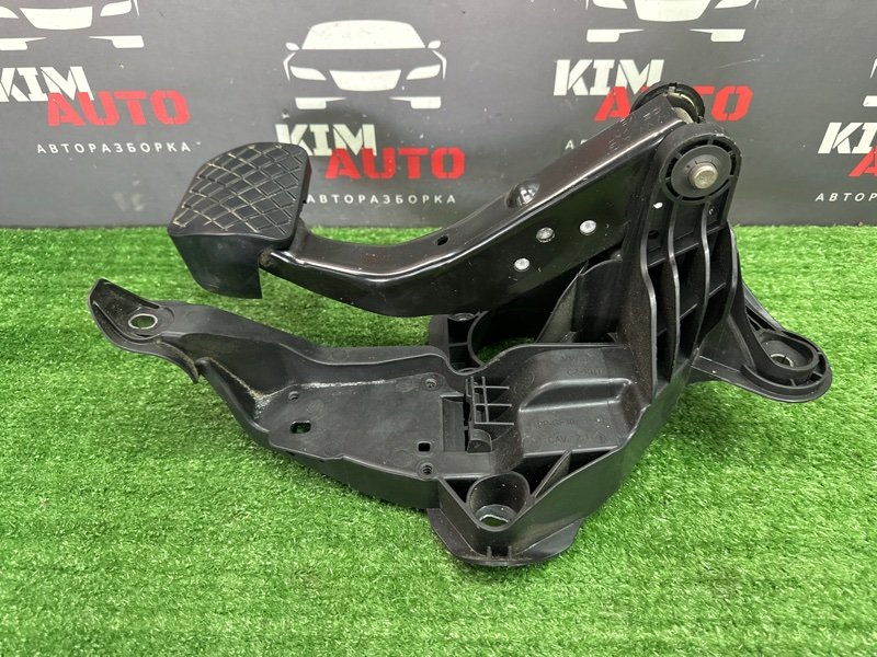 Педаль тормоза Skoda Rapid 2 2021 NK6