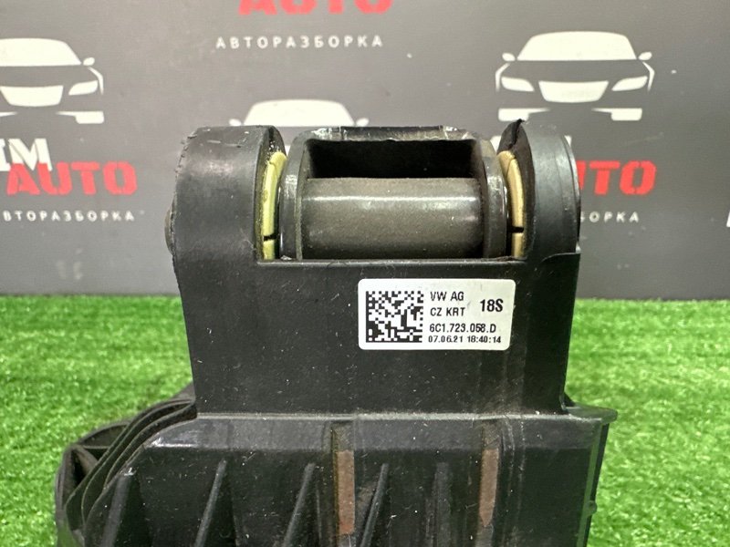 Педаль тормоза Skoda Rapid 2 2021 NK6