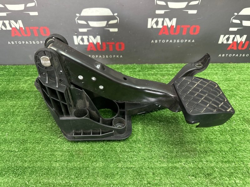 Педаль тормоза Skoda Rapid 2 2021 NK6