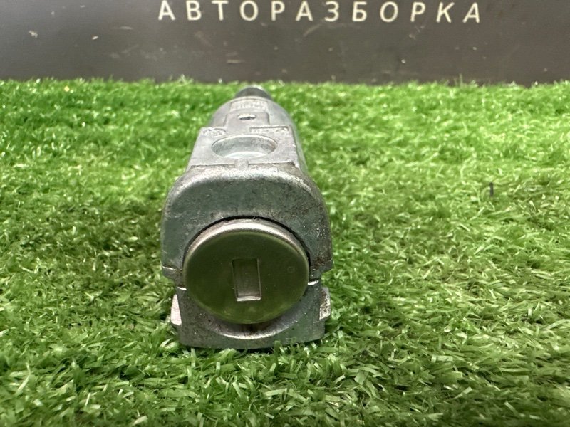 Замок зажигания, личинка двери и ключ Skoda Rapid 2 2021 NK6