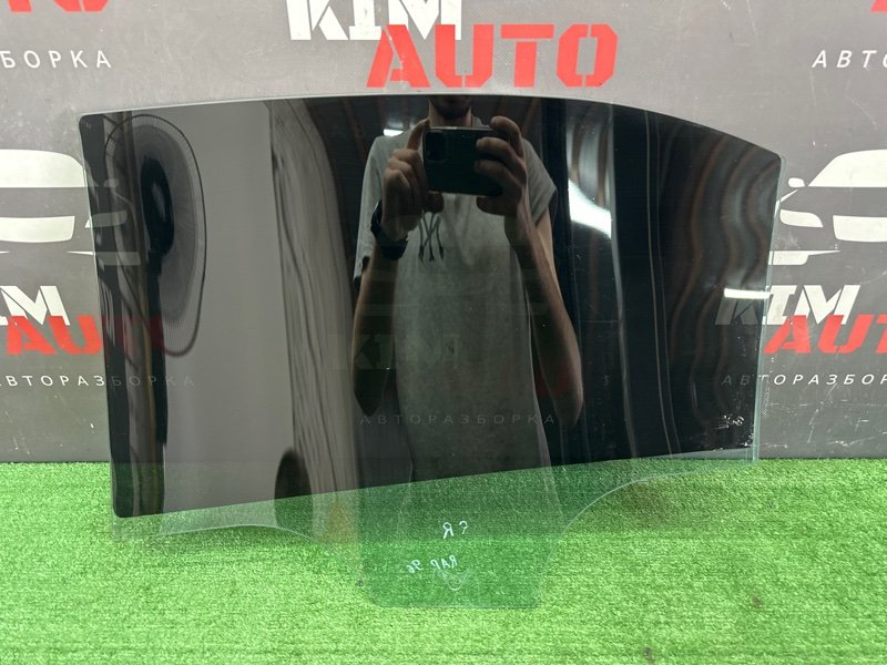 Стекло двери Skoda Rapid 2 2021 NK6