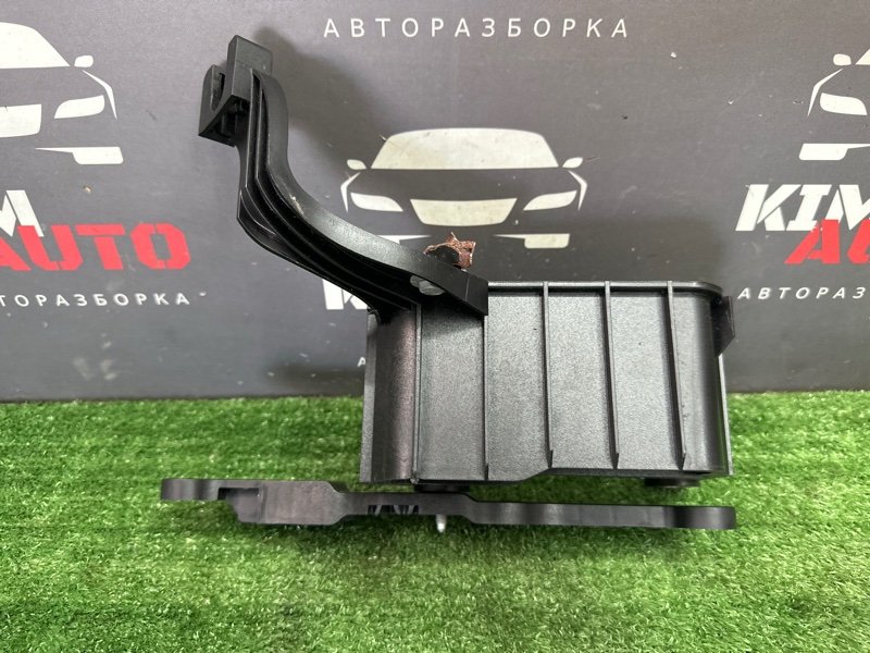 Кронштейн блока управления АКПП Skoda Rapid 2 2021 NK6