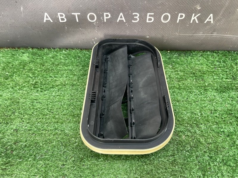 Решетка вентиляционная Ford Focus 2 2008 CB