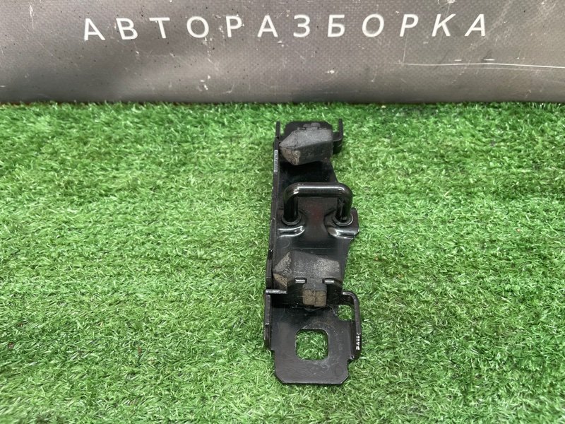 Ответная часть замка багажника Ford Focus 2 2008 CB
