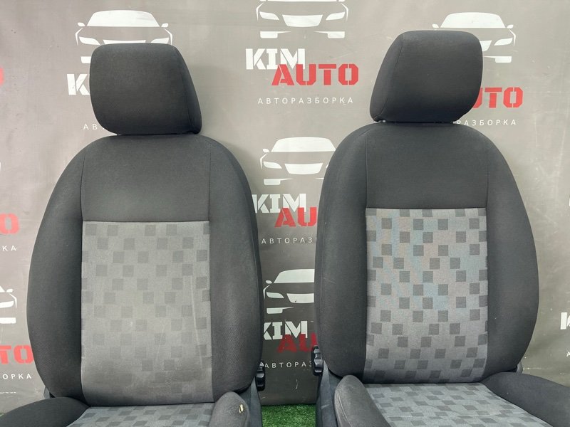Сиденья передние комплект Ford Focus 2 2008 CB