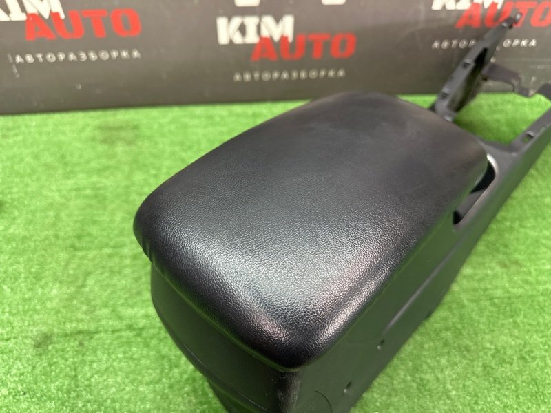Центральная Консоль с подлокотником Kia Cerato 2 2011 TD