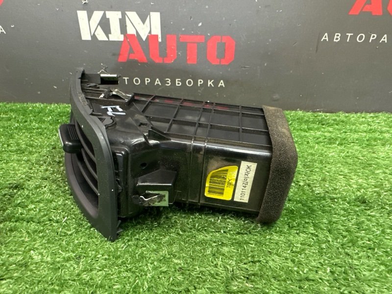 Дефлектор отопителя центральный Kia Cerato 2 2011 TD