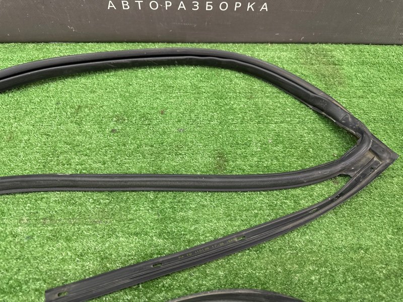 Уплотнитель двери Kia Cerato 2 2011 TD