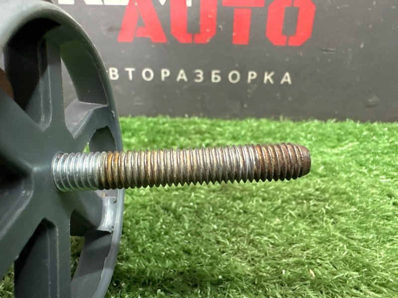 Болт крепления запасного колеса Kia Cerato 2 2011 TD