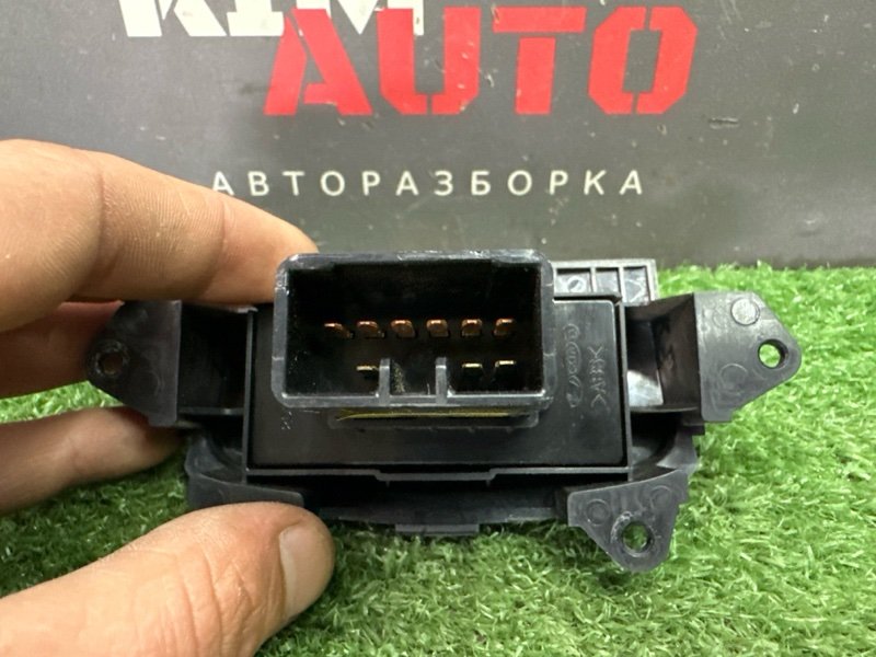 Кнопка аварийной сигнализации Kia Cerato 2 2011 TD