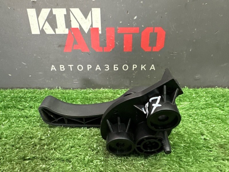 Ручка открывания капота Kia Cerato 2 2011 TD