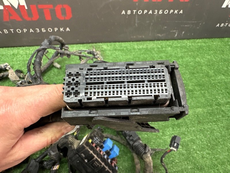 Проводка моторного отсека с блоком предохранителей Kia Cerato 2 2011 TD